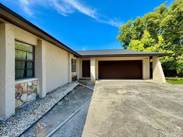 3195 CHAMBLEE LANE , CLEARWATER, FL 33759