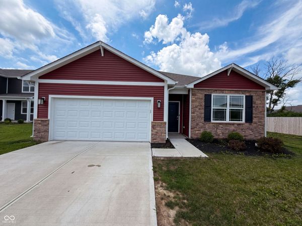 1671 Fairmount Drive , Greenfield, IN 46140