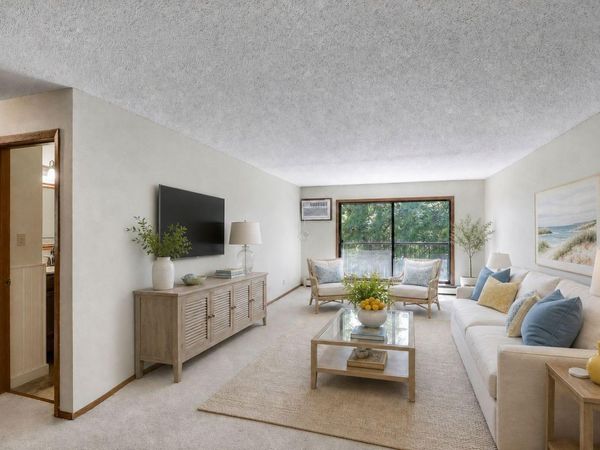 4 Pine Tree Drive, Unit 320, Arden Hills, MN 55112