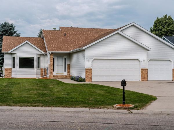3317 Westmoor Drive, Moorhead, MN 56560