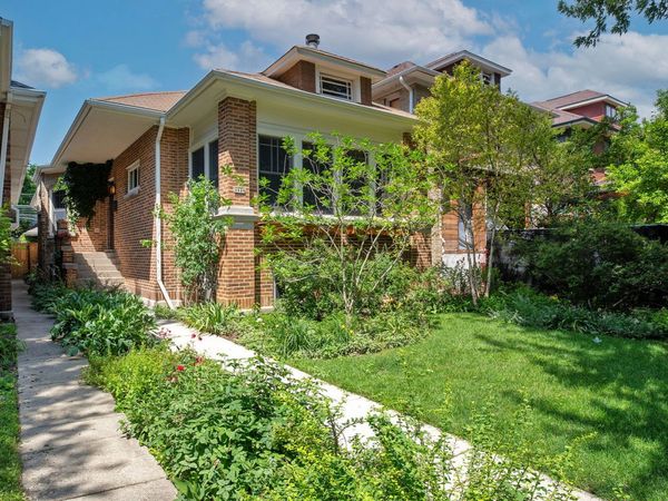 2948 W Wilson Avenue , Chicago, IL 60625