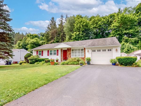 15 Woodside Court, Wynantskill, NY 12198