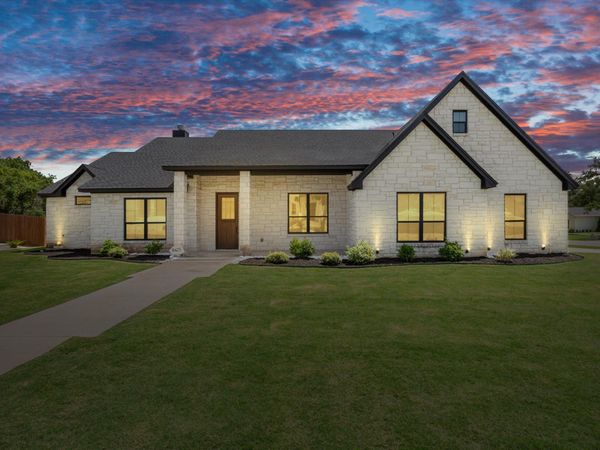 8425 Anna's Spring DR, Salado, TX 76571