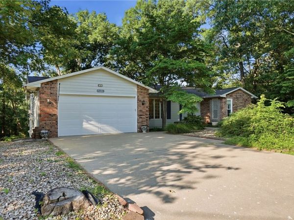 19 Lonsdale Drive , Bella Vista, AR 72715