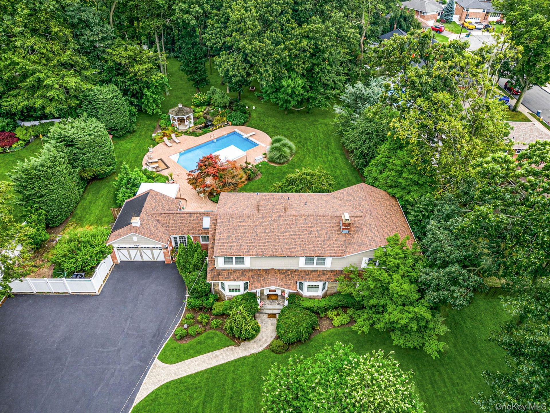 863 Richmond Road, East Meadow, NY 11554 Main Photo