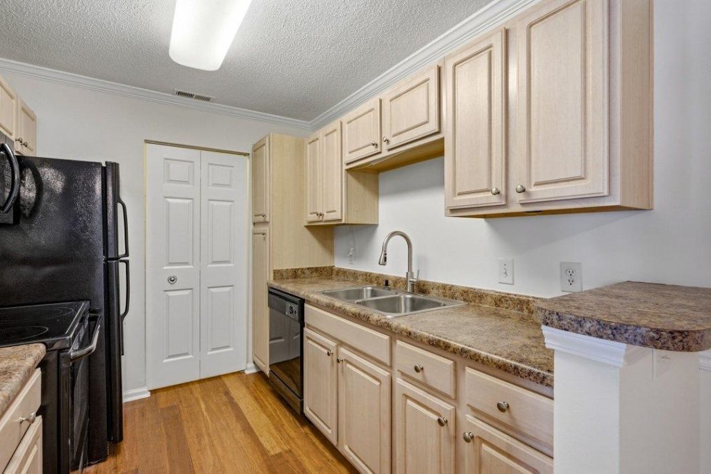 3756 Citation Way  Photo 7