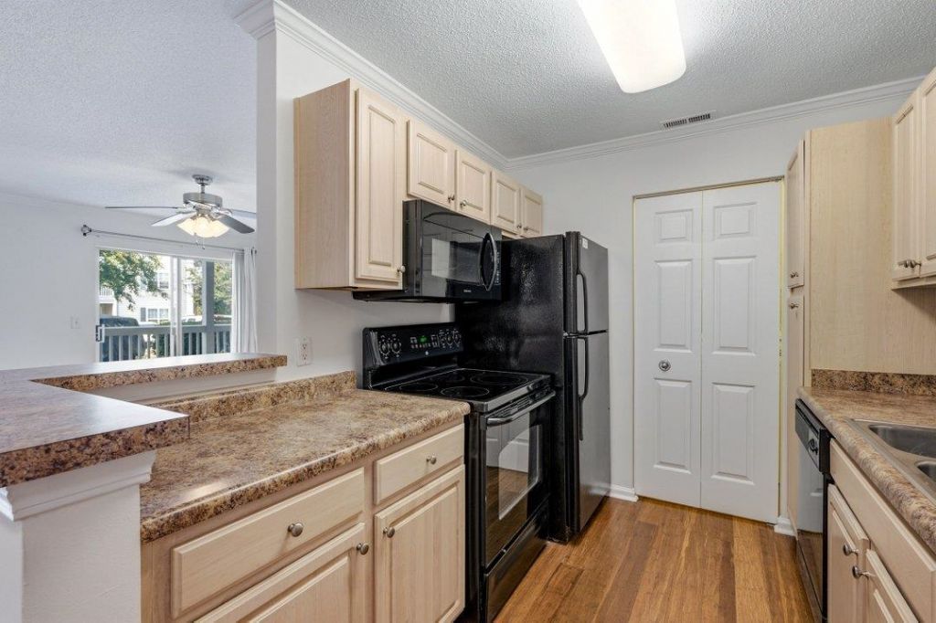 3756 Citation Way  Photo 8