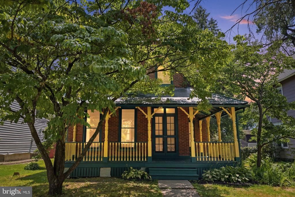 124 E CEDAR ROAD , RIEGELSVILLE, PA 18077
