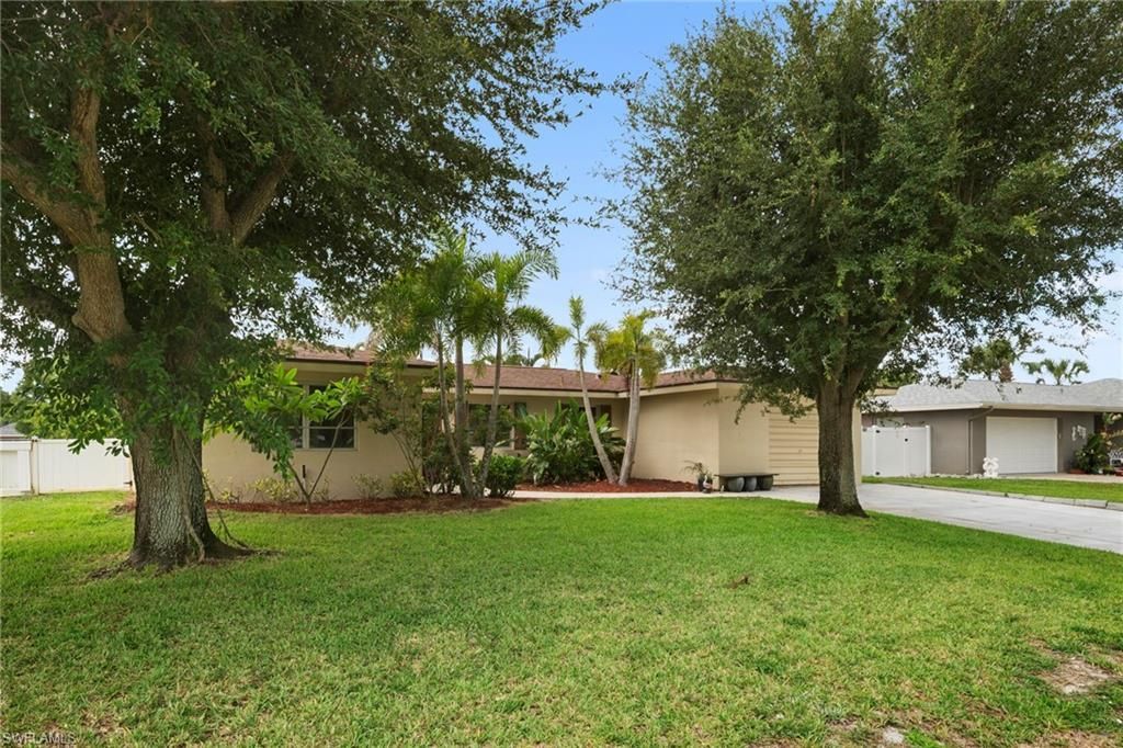 1444 Covington Cir W, Fort Myers, FL 33919 Photo