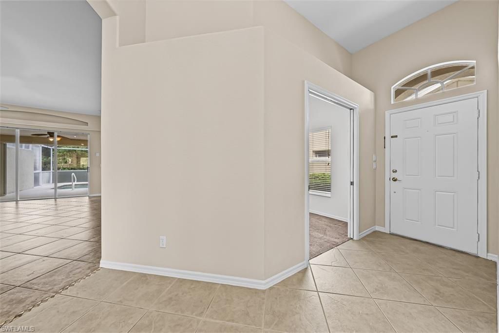 8471 Ibis Cove Cir, Unit M677, Naples, FL 34119 Photo