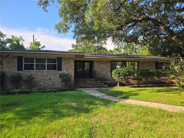 1805 Oak Knoll Drive, Mobile, AL 36607