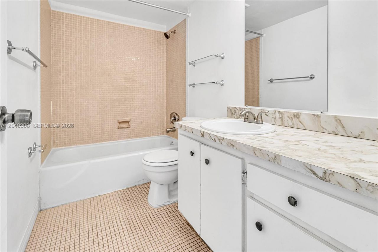 7201 Miami Lakes Dr, Unit B14, Miami Lakes, FL 33014 Photo
