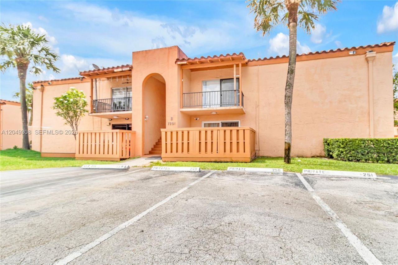 7201 Miami Lakes Dr, Unit B14, Miami Lakes, FL 33014 Photo