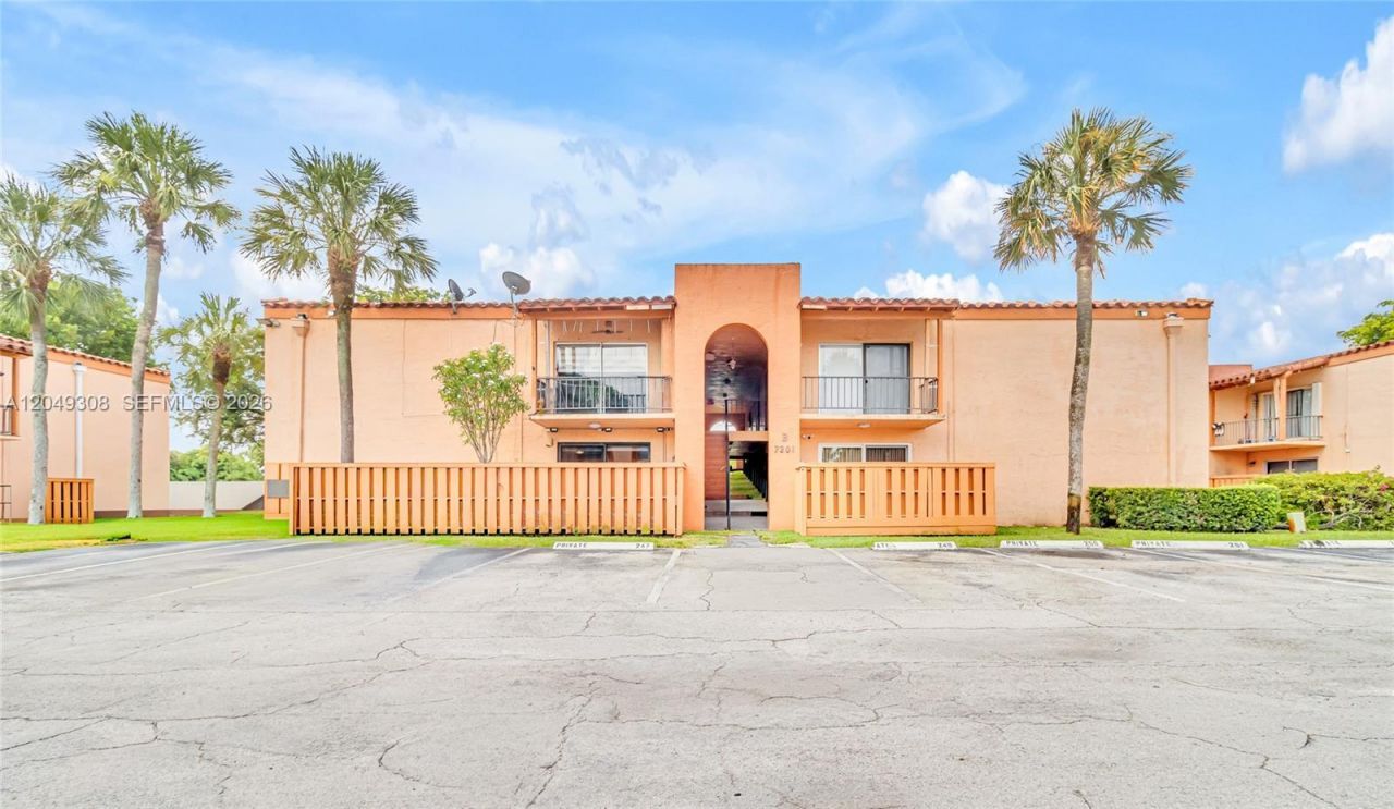 7201 Miami Lakes Dr, Unit B14, Miami Lakes, FL 33014 Photo
