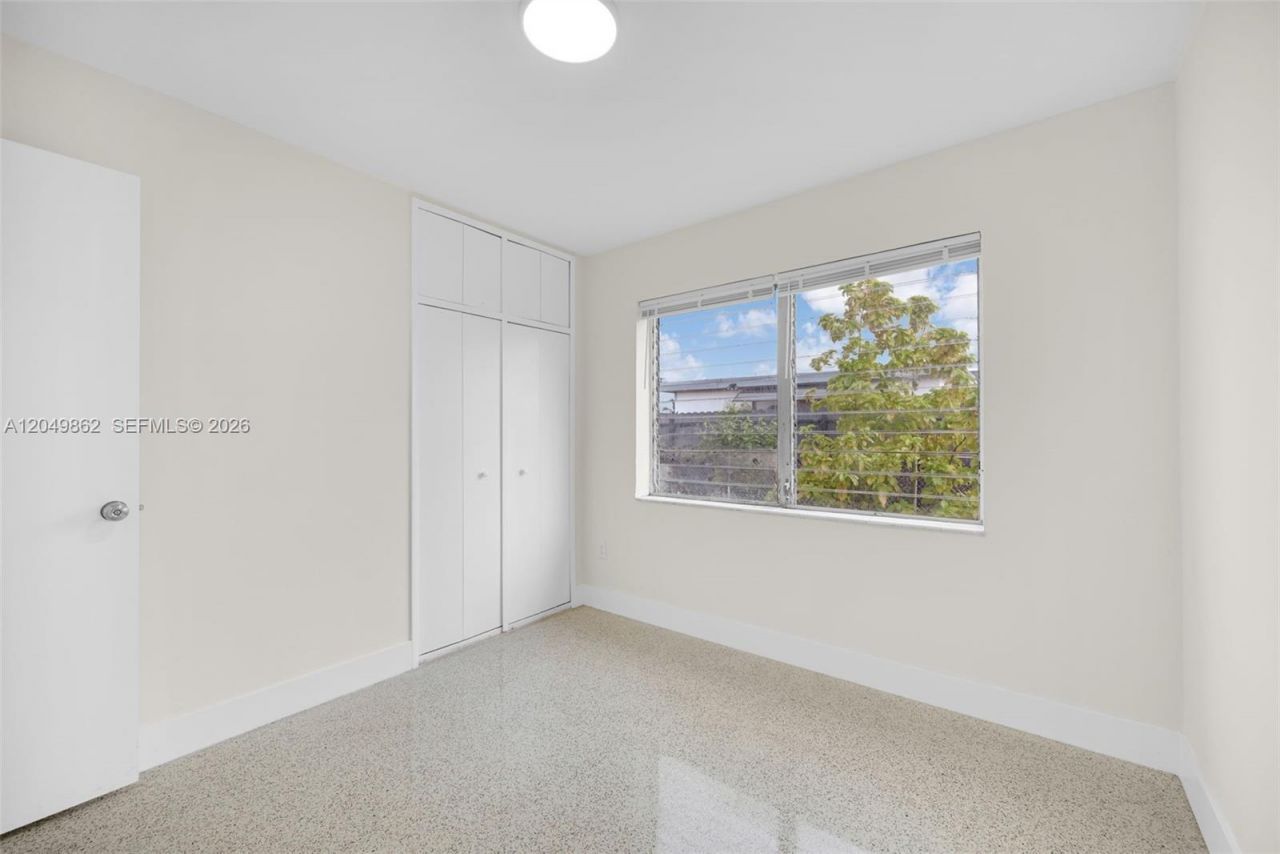 1380 W 60th Ter , Hialeah, FL 33012 Photo