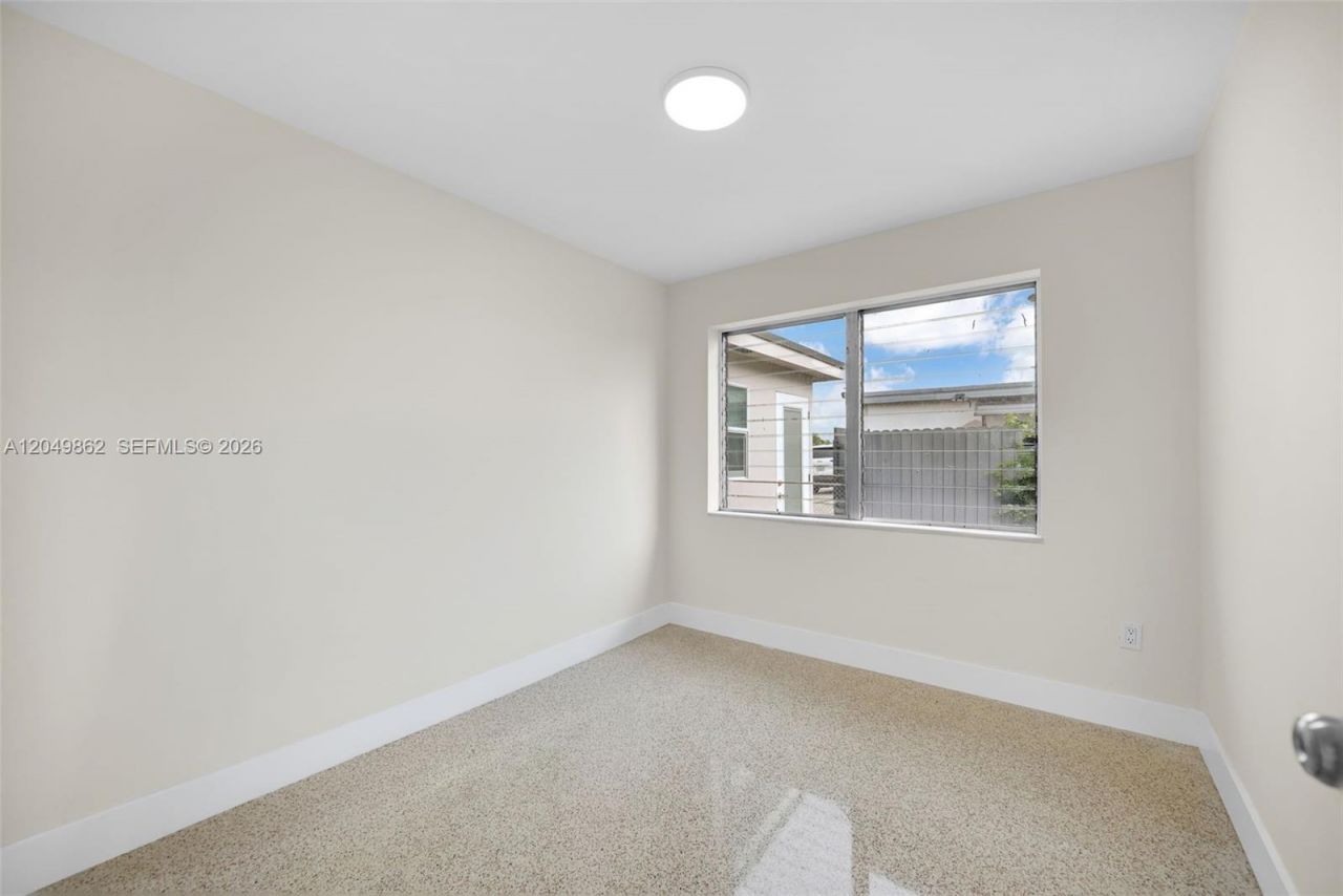 1380 W 60th Ter , Hialeah, FL 33012 Photo