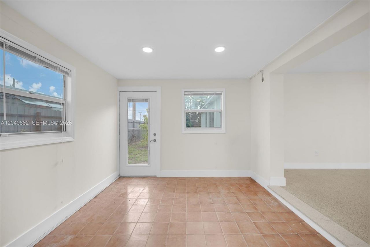 1380 W 60th Ter , Hialeah, FL 33012 Photo