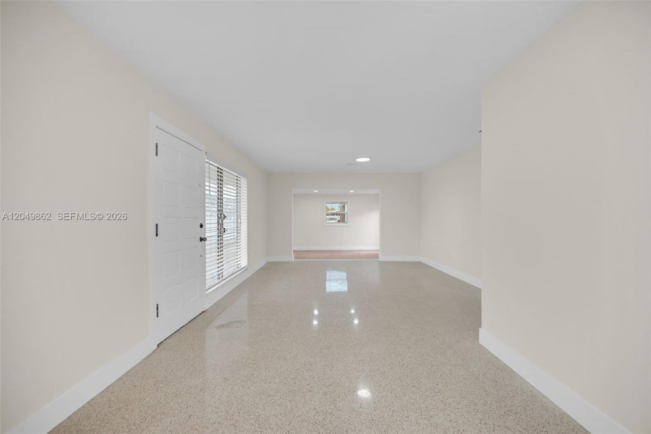 1380 W 60th Ter , Hialeah, FL 33012 Photo