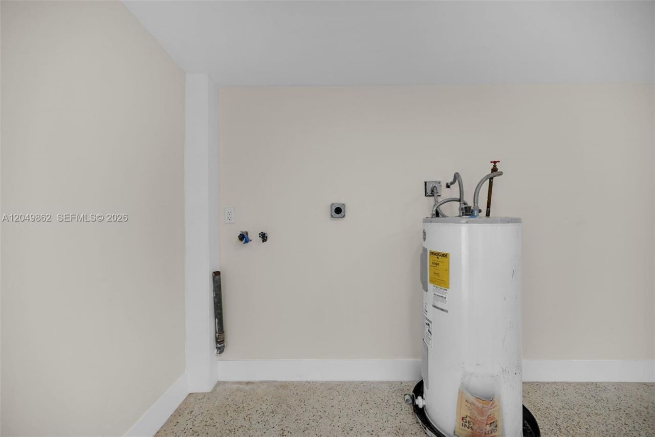 1380 W 60th Ter , Hialeah, FL 33012 Photo