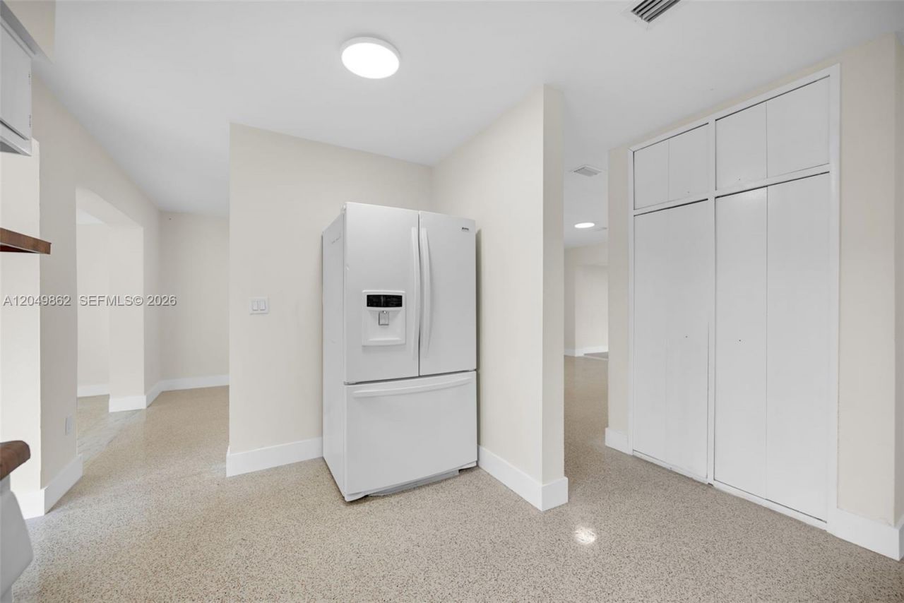 1380 W 60th Ter , Hialeah, FL 33012 Photo