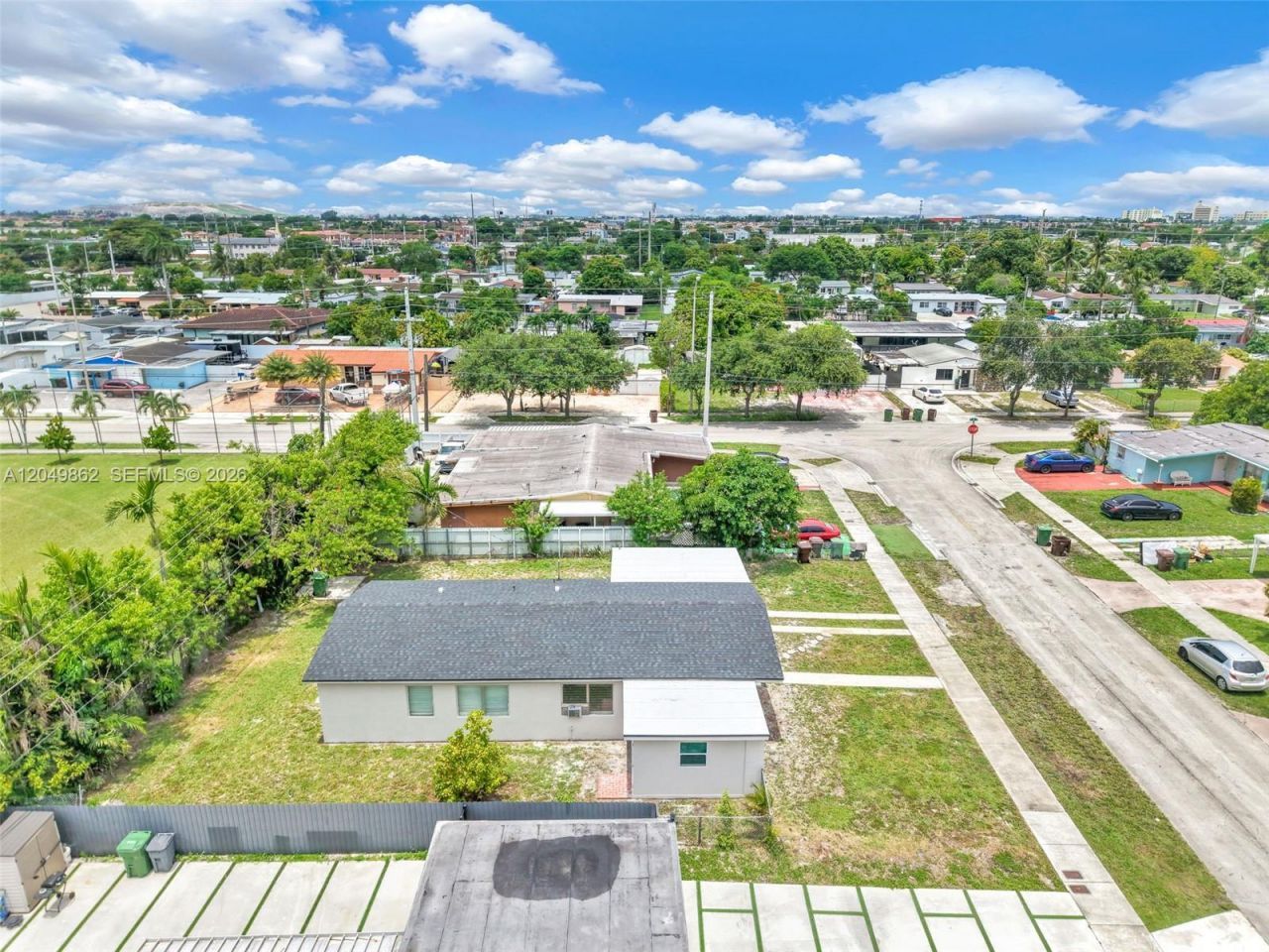 1380 W 60th Ter , Hialeah, FL 33012 Photo