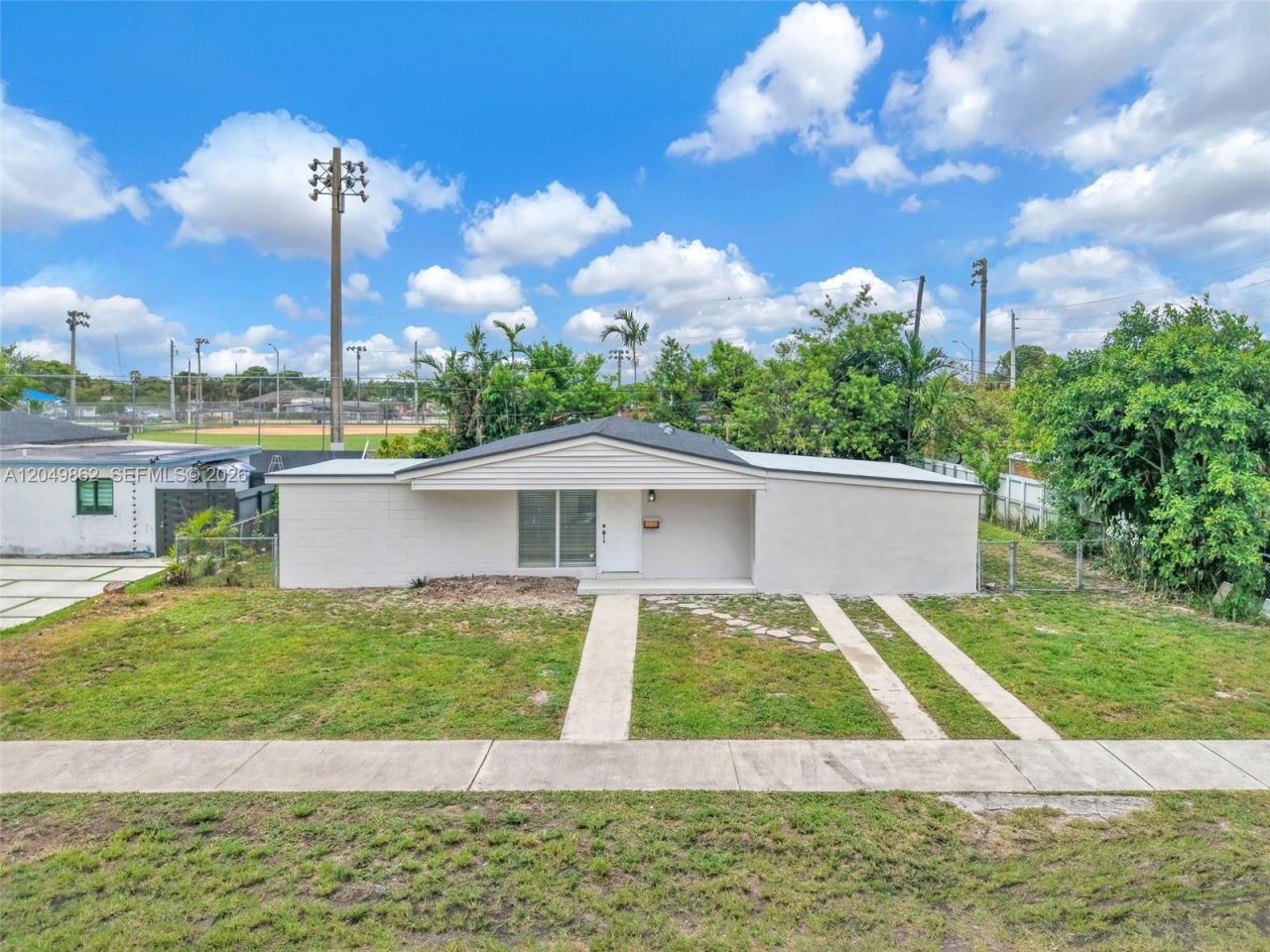 1380 W 60th Ter , Hialeah, FL 33012 Photo