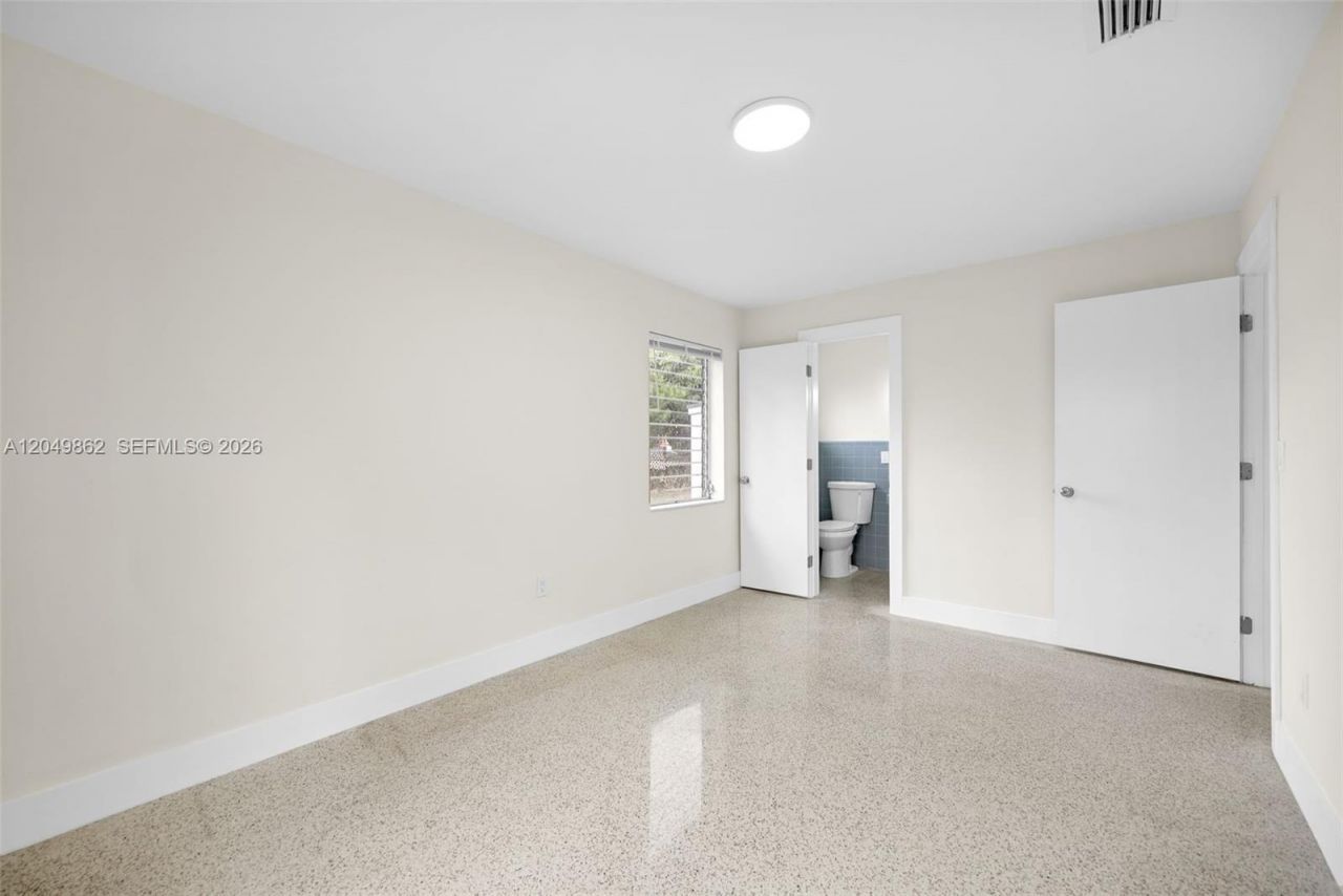 1380 W 60th Ter , Hialeah, FL 33012 Photo
