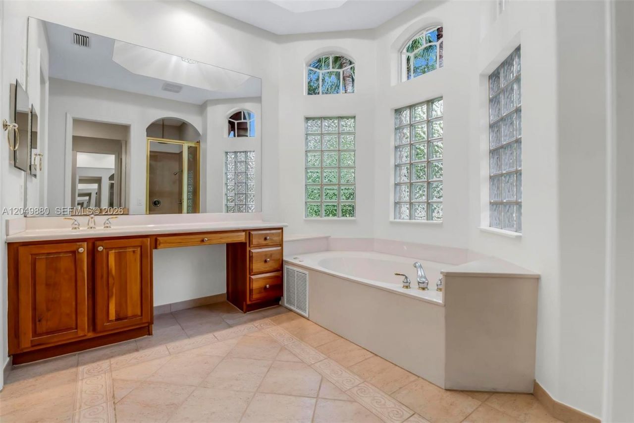 1811 NW 168th Ave, Pembroke Pines, FL 33028 Photo