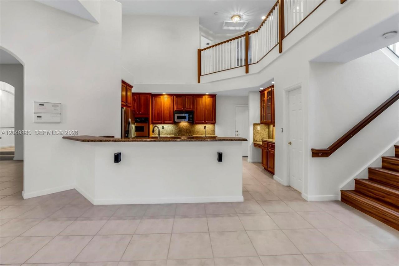 1811 NW 168th Ave, Pembroke Pines, FL 33028 Photo
