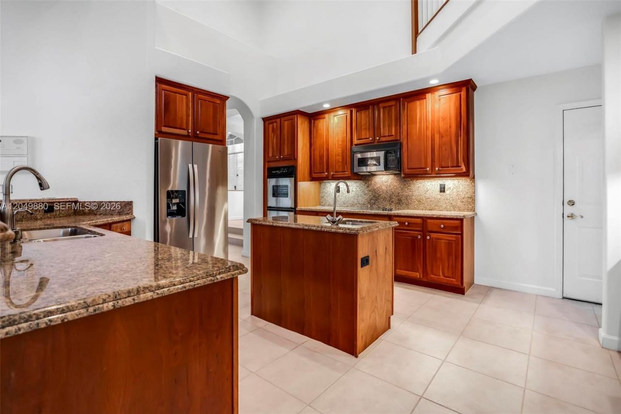 1811 NW 168th Ave, Pembroke Pines, FL 33028 Photo