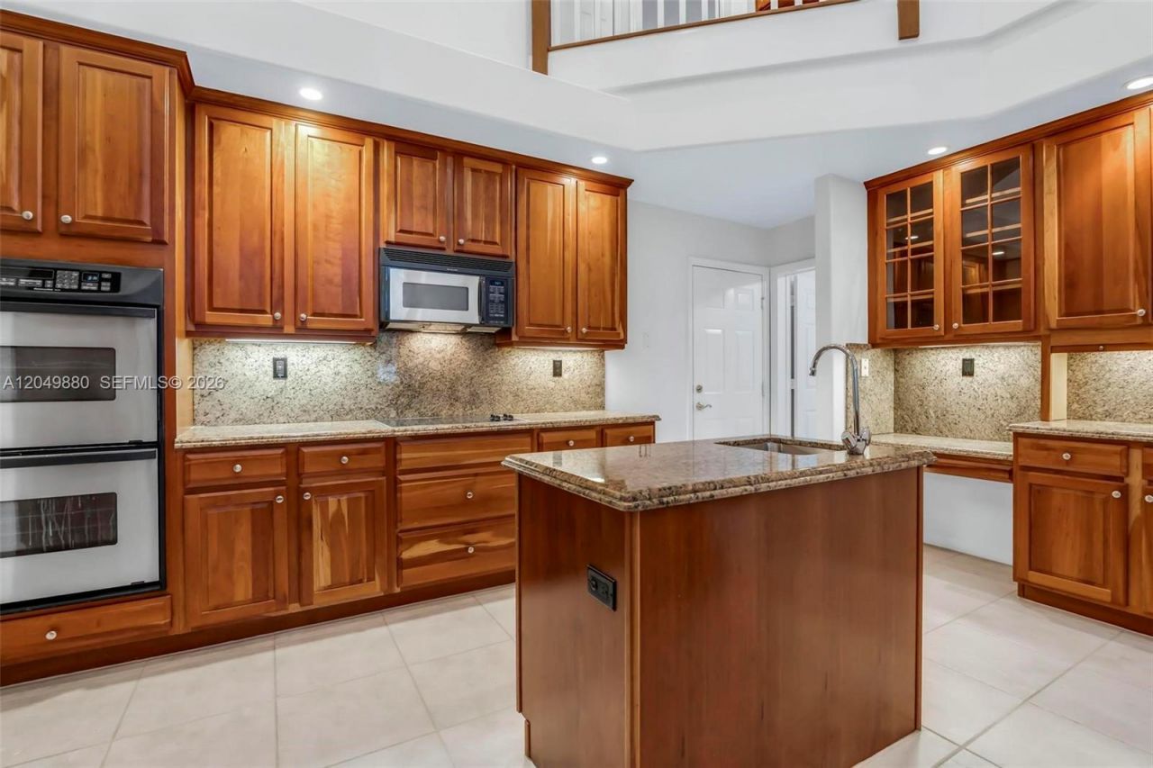 1811 NW 168th Ave, Pembroke Pines, FL 33028 Photo