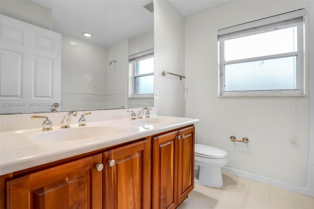 1811 NW 168th Ave, Pembroke Pines, FL 33028 Photo