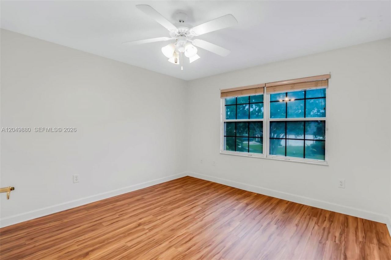 1811 NW 168th Ave, Pembroke Pines, FL 33028 Photo