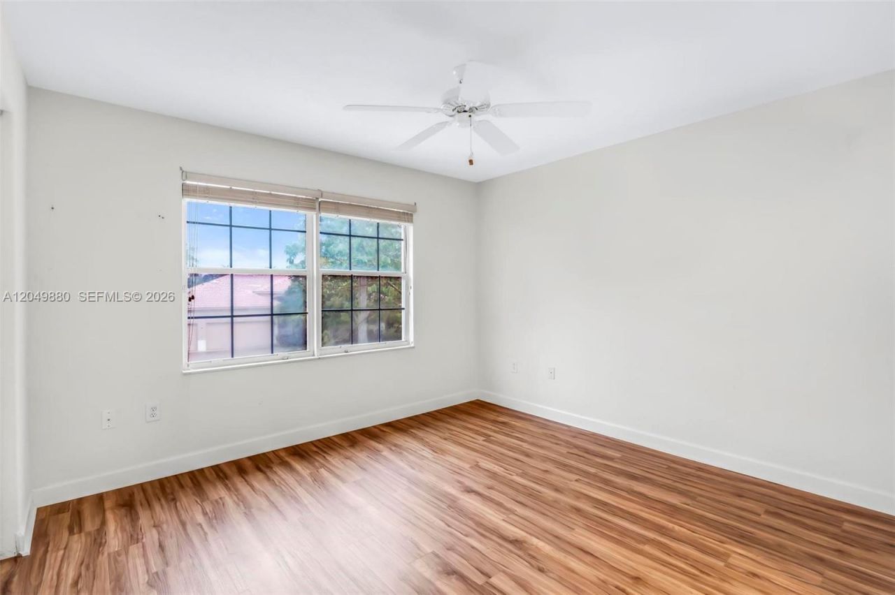 1811 NW 168th Ave, Pembroke Pines, FL 33028 Photo