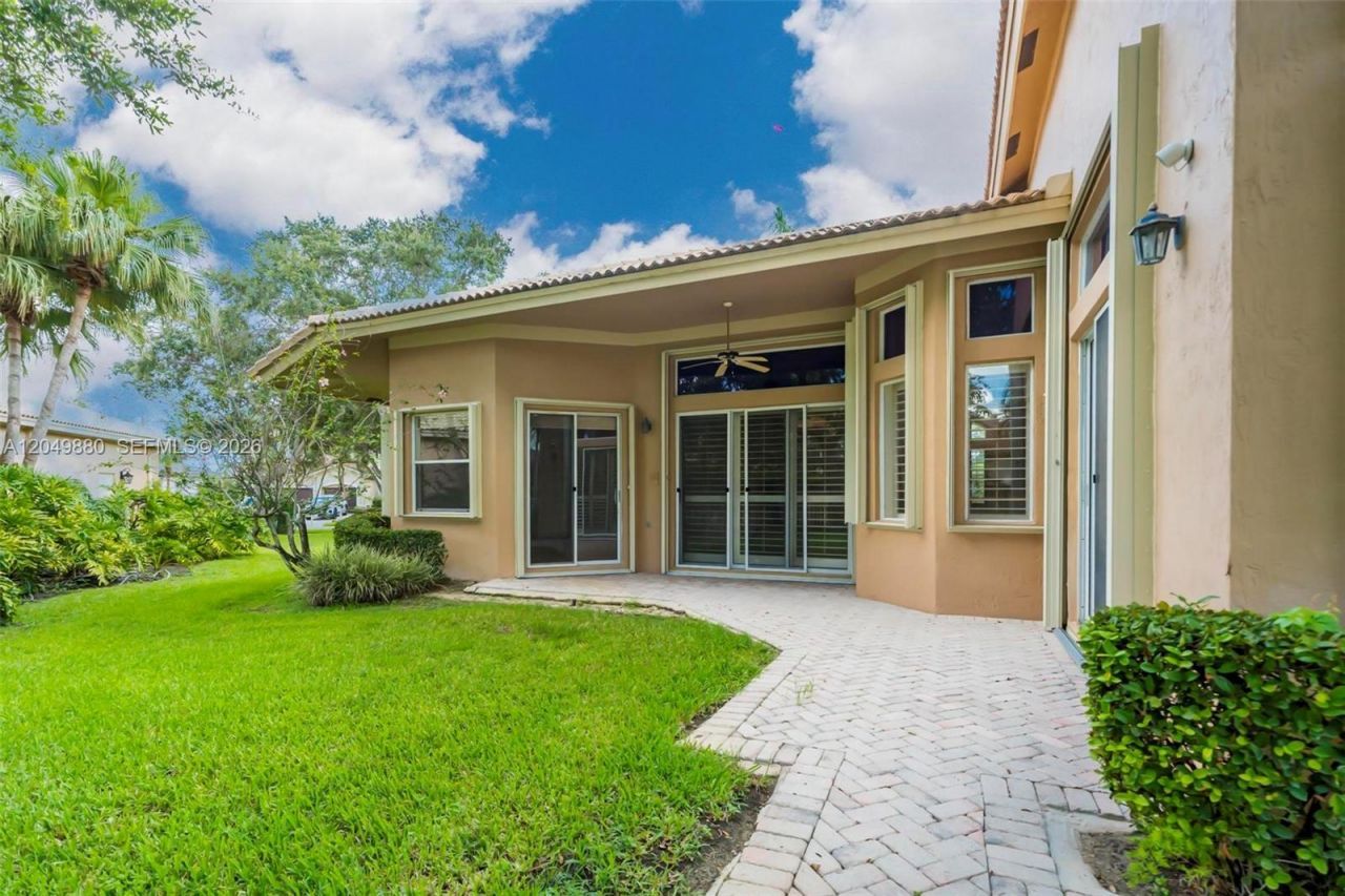 1811 NW 168th Ave, Pembroke Pines, FL 33028 Photo