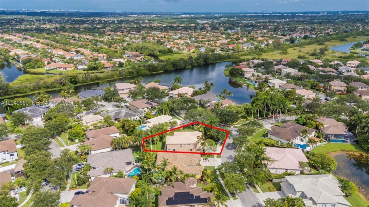 1811 NW 168th Ave, Pembroke Pines, FL 33028 Photo