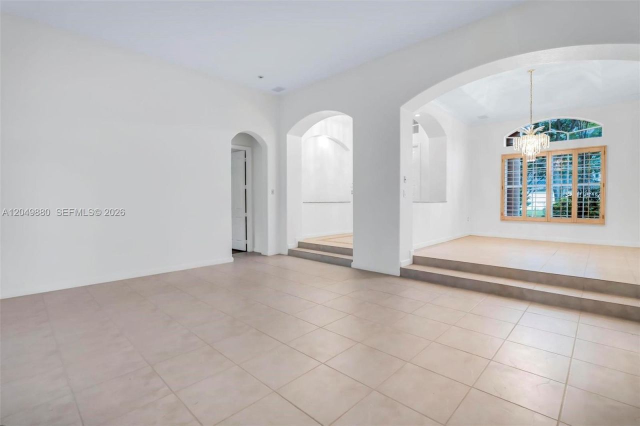 1811 NW 168th Ave, Pembroke Pines, FL 33028 Photo