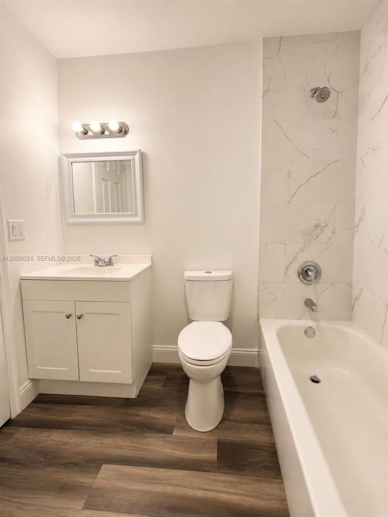 139 Sparrow Dr , Unit 5F, Royal Palm Beach, FL 33411 Photo