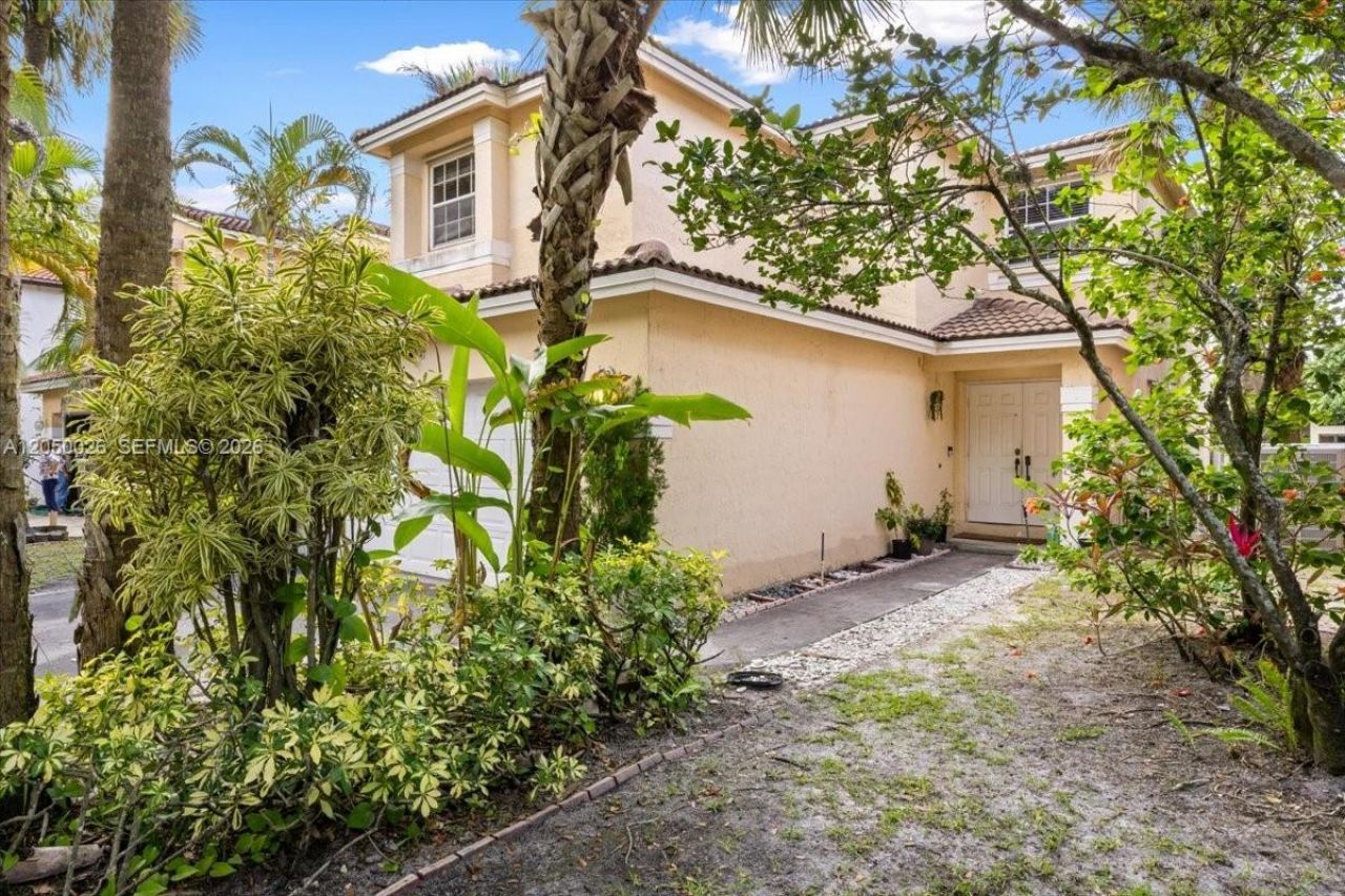 9847 Fairway Cove Ln , Plantation, FL 33324 Photo