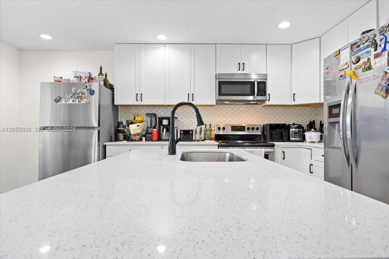 9847 Fairway Cove Ln , Plantation, FL 33324 Photo