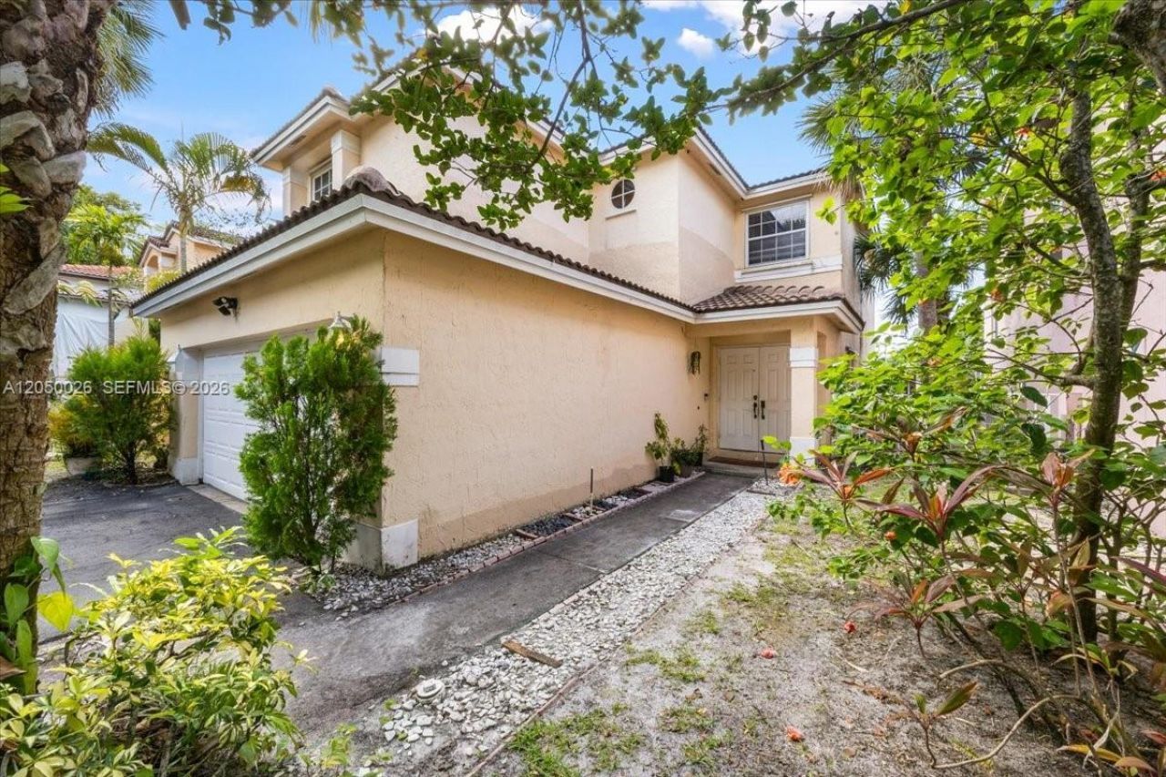 9847 Fairway Cove Ln , Plantation, FL 33324 Photo