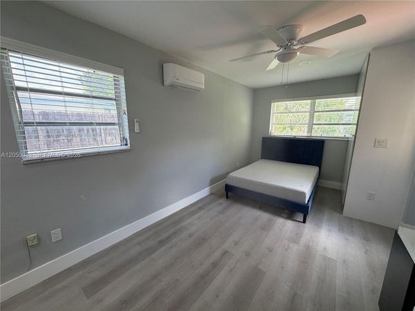 7889 NW 174th St, Unit Studio, Hialeah, FL 33015