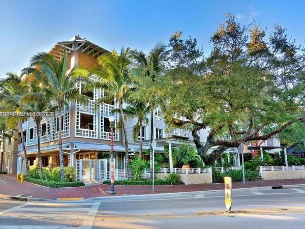 3540 Main Hwy , Unit 204, Miami, FL 33133