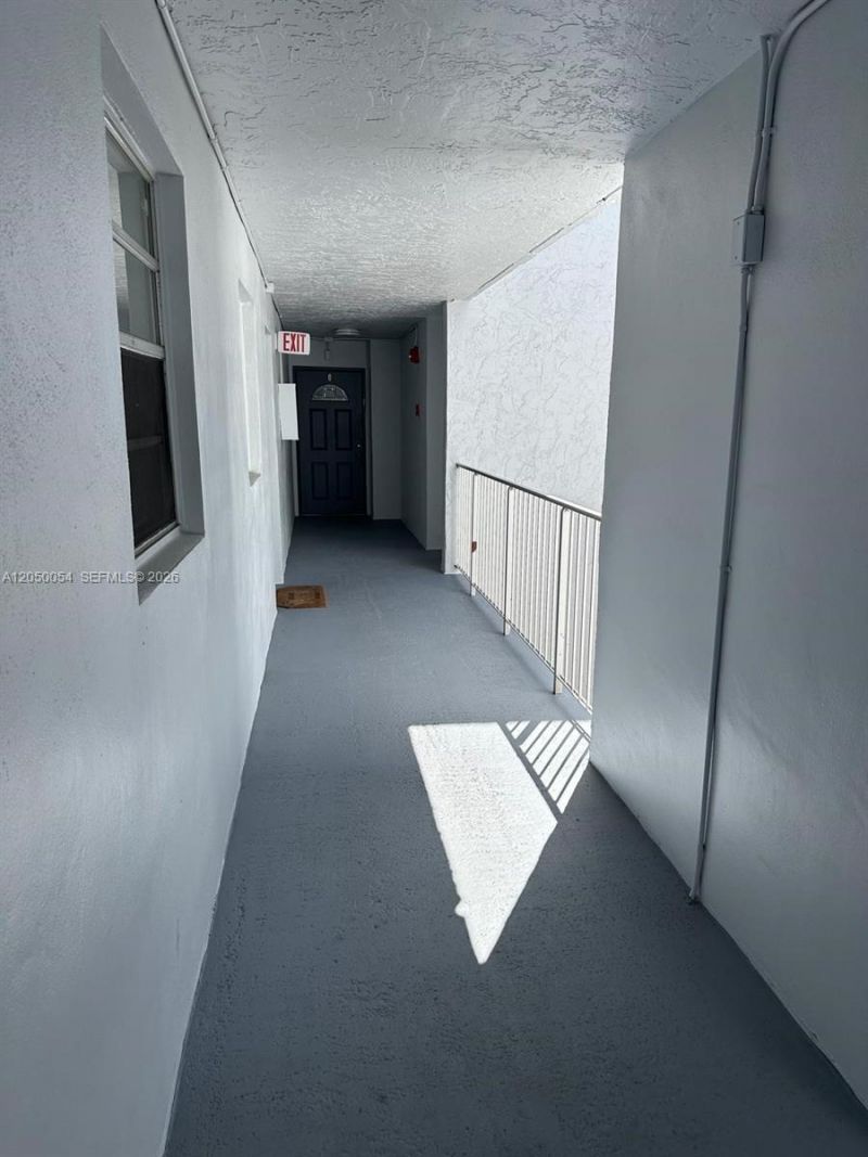 9410 Live Oak Pl, Unit 305, Davie, FL 33324 Photo