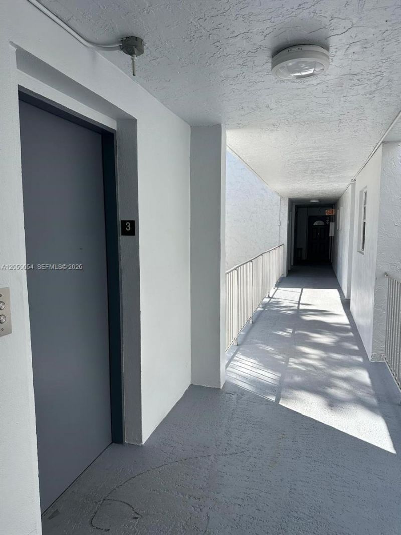 9410 Live Oak Pl, Unit 305, Davie, FL 33324 Photo
