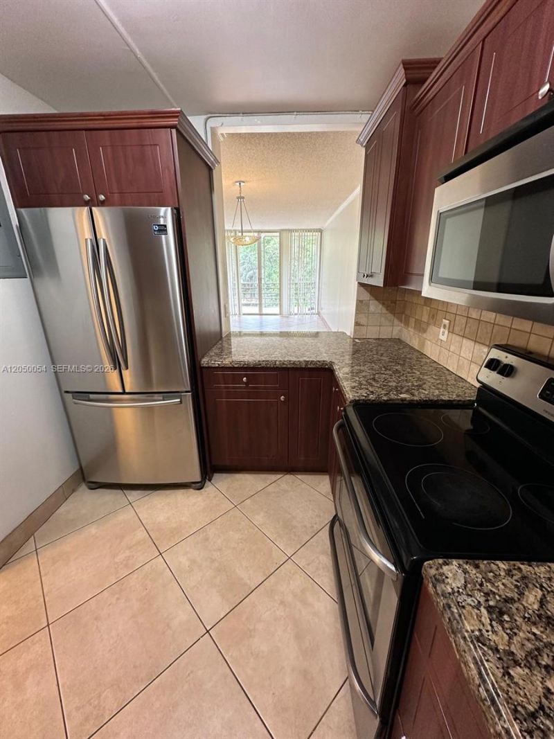 9410 Live Oak Pl, Unit 305, Davie, FL 33324 Photo