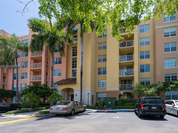 19555 E Country Club Dr , Unit 8405, Aventura, FL 33180