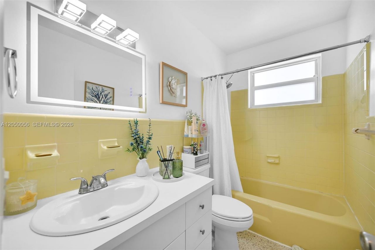 9720 SW 37th Ter, Unit N/A, Miami, FL 33165 Photo