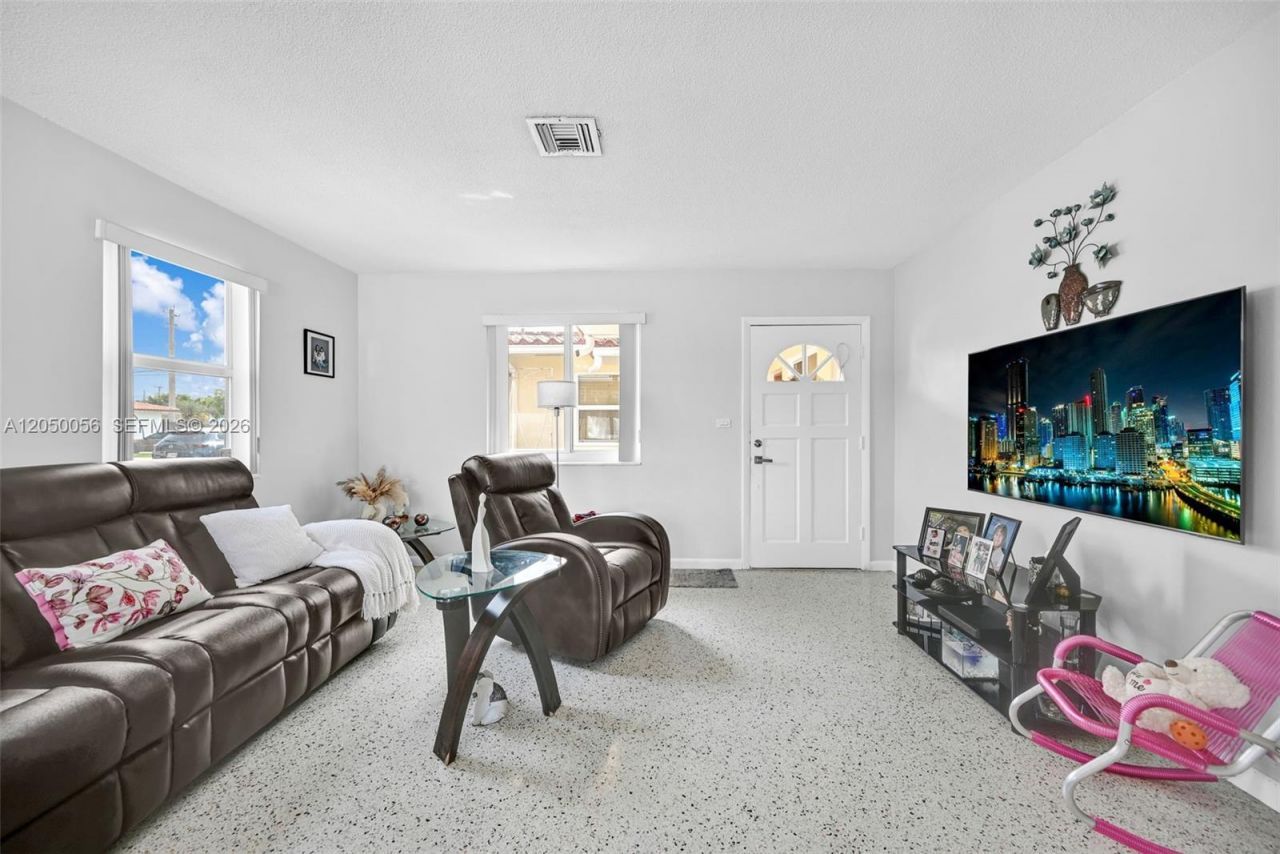 9720 SW 37th Ter, Unit N/A, Miami, FL 33165 Photo