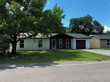517 W Park Street , Wagoner, OK 74467
